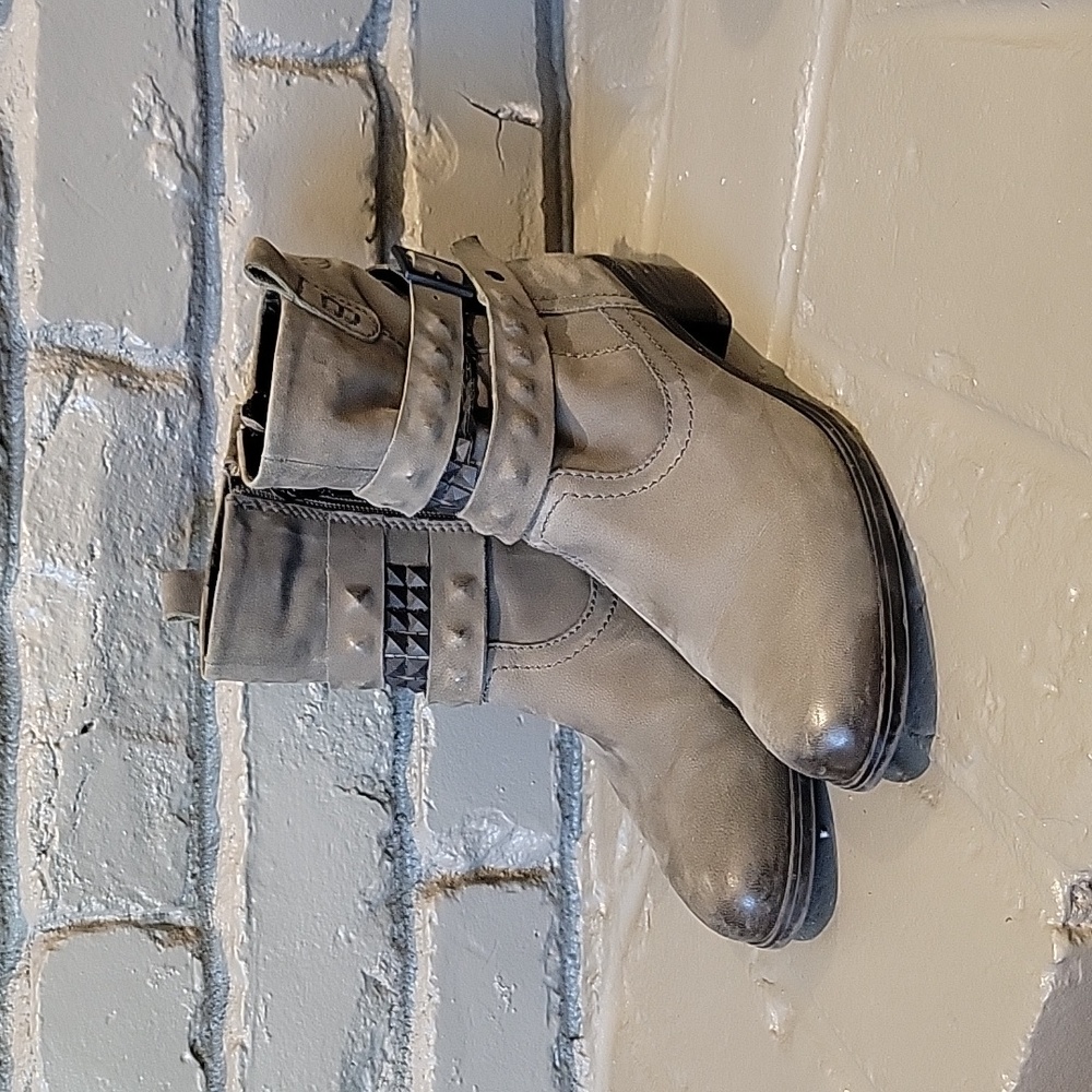 Gerry Weber zipper leather booties size 38